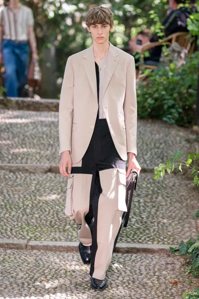 Look 46